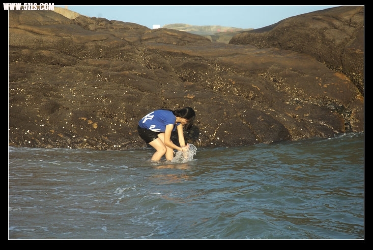 轻抚海水