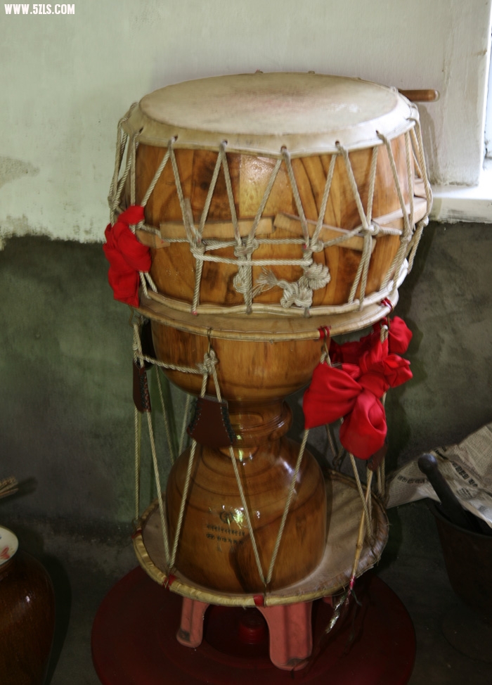 Ƭ 1205.jpg
