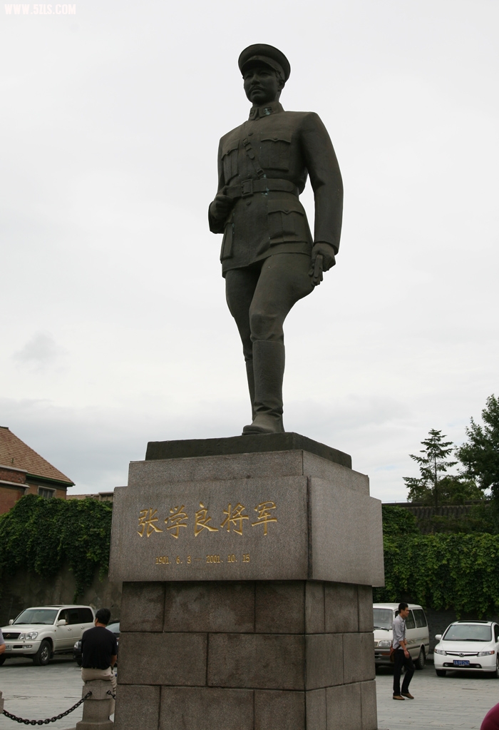 Ƭ 048.jpg
