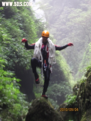 南舰金鸡独立