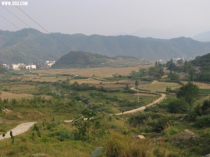 巍巍山谷