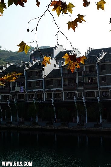 Ƭ 050.jpg