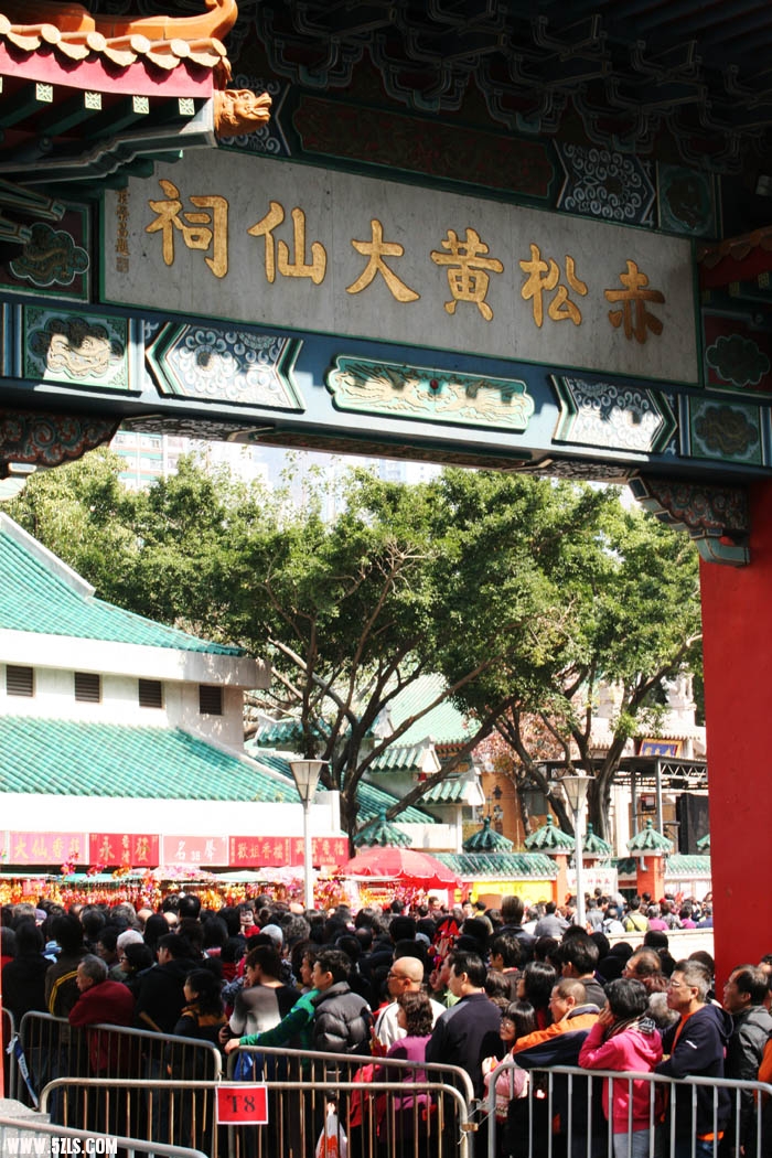 此时此刻黄大仙处已是人海如潮.jpg