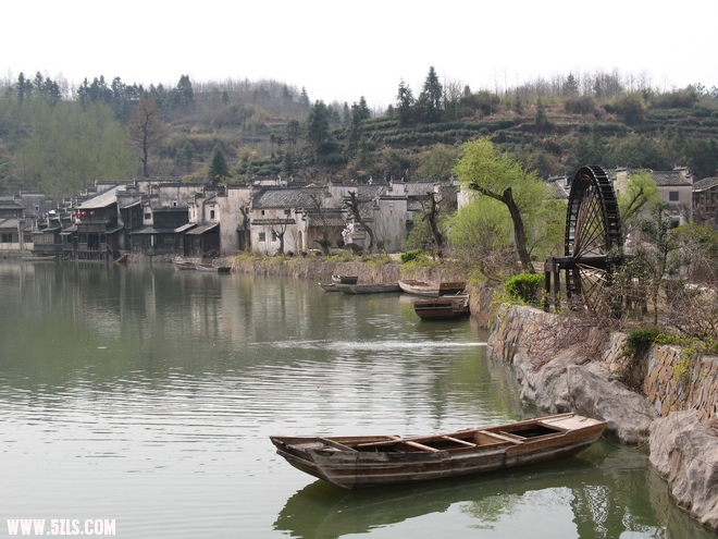 Ƭ 043.jpg