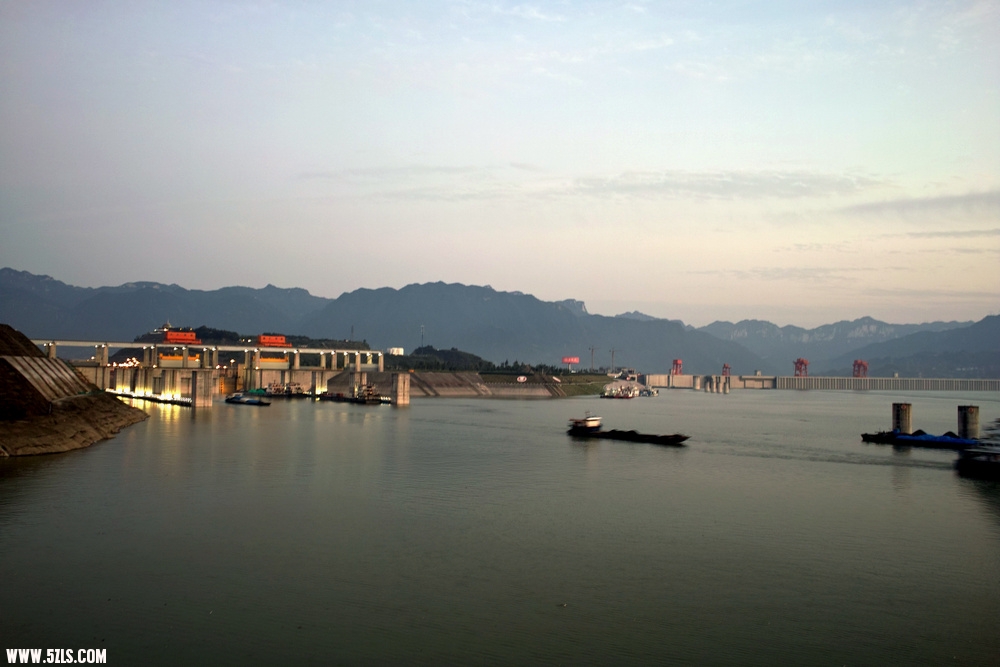 三峡船闸