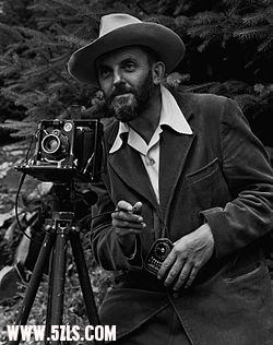 250px-Ansel_Adams_and_camera.jpg