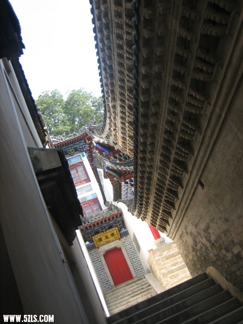 20011 070.jpg