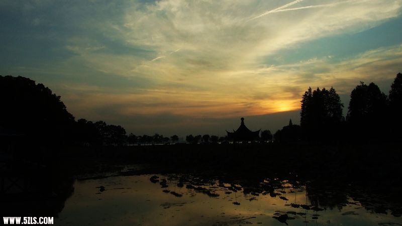 Ƭ 081.jpg