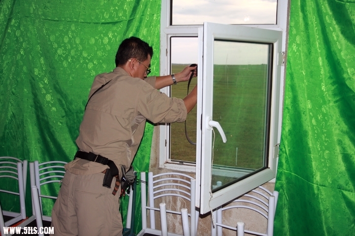 2.JPG