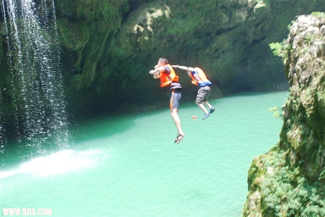 1108020902558ab51d39da4de7[1].jpg