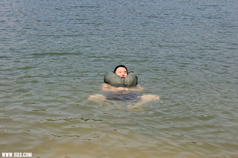 游.jpg