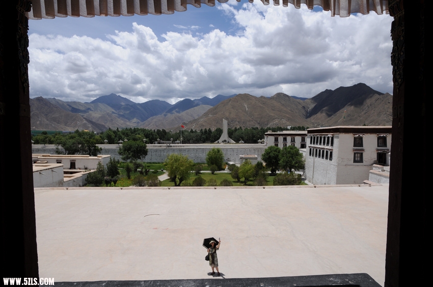 Ƭ 092.jpg