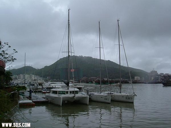 三亚海边游艇帆船1.JPG