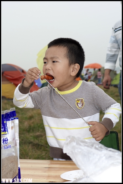 再吃上烤的火腿肠