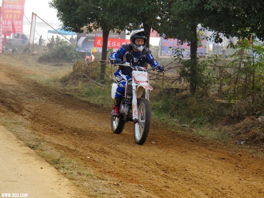 Ƭ 020.jpg