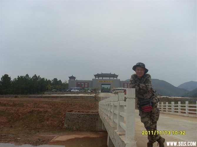 psbCAV833QV.jpg