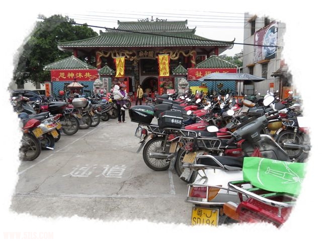 车水马龙而又秩序井然