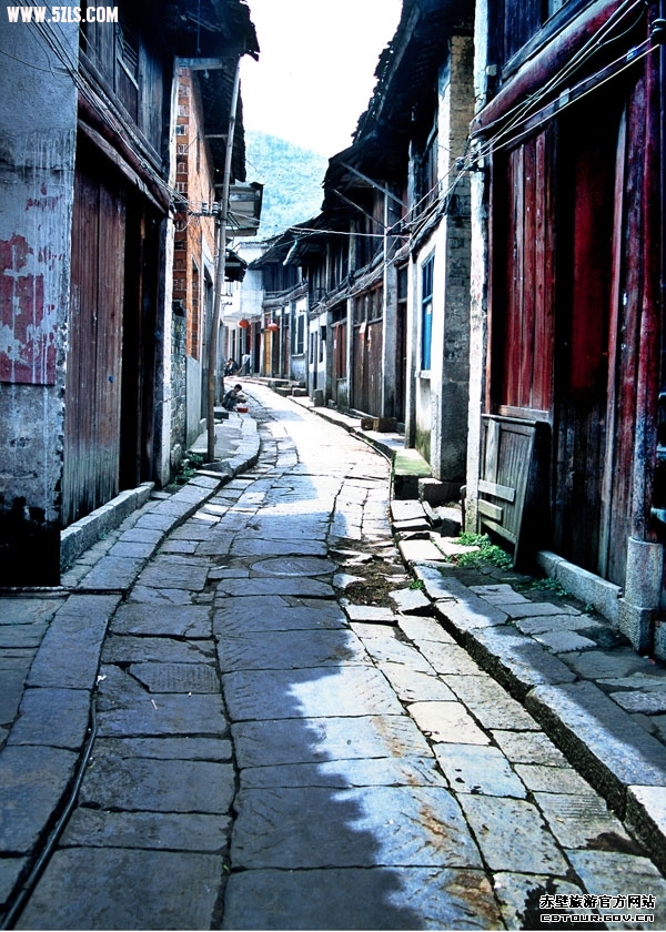 0UAK095-0.jpg